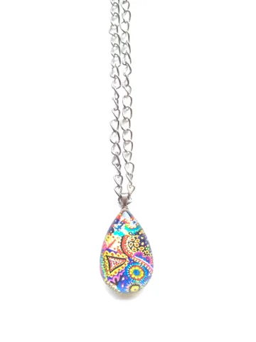 Enthralling drop glass pendant with chain
