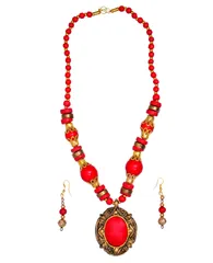 Jewelery Set With Glass Beads & Red Golden StoneWork Brass Pendant (30087)