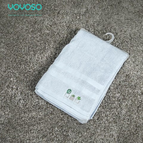 Simple plain Embroidered Bath Towel
