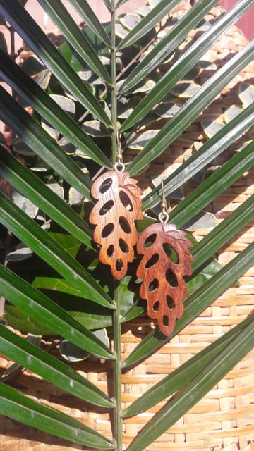unique wooden earring (grapes)