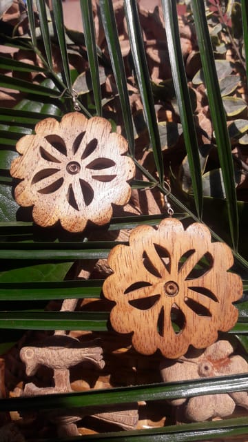 unique wooden earring(biscuit flower)