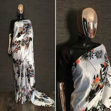 Black/White Floral Digital Print Japanese Satin Silk Saree With Blouse Piece For Women