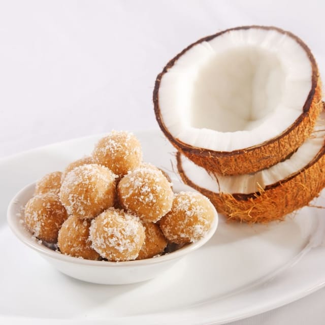 Parvathi Foods - Coconut Naatusakkarai Urundai - 7 pieces / 25 pieces
