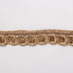 Striking grand shell-shape lace