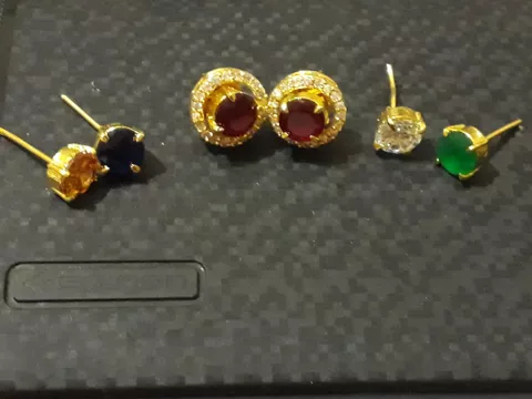 AD CHANGEABLE STUDS