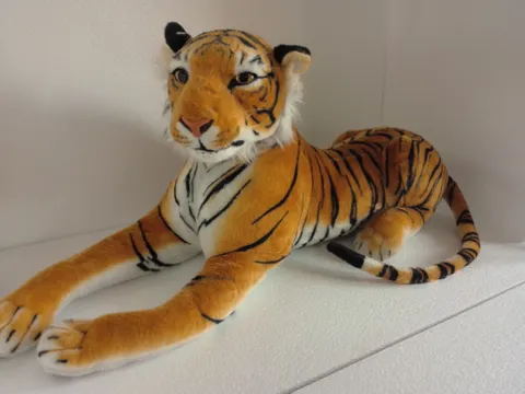 UNIQUE- A SOFT BIG TIGER FOR YOR KIDS - 2 FT LONG TIGER - REAL LOOKS - SOFT FEBRIC