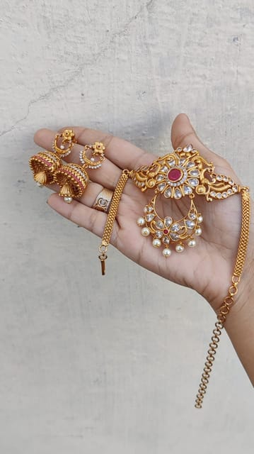 Pink high necklace with jhumkis