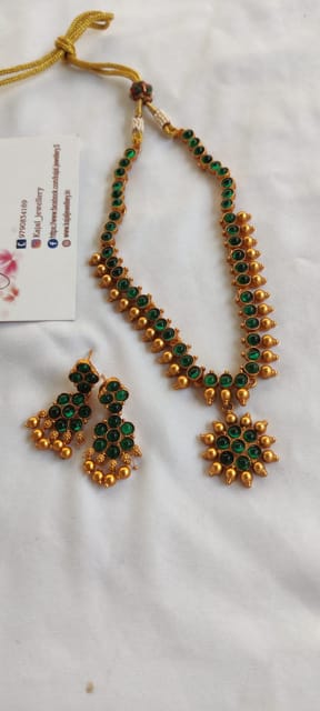 Green Kemp necklace