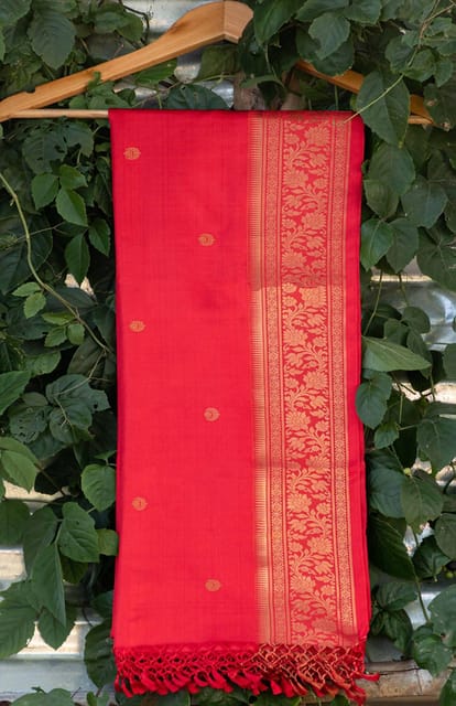 Handwoven Red Tangail Silk Jamdani Dupatta.