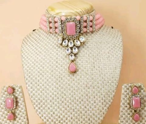 Trendy Stone & Pearl Work Jewellery Set