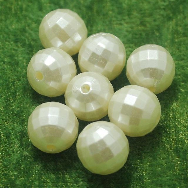 100 Gm Acrylic Pearl Crystal Round Beads Off White 14 mm