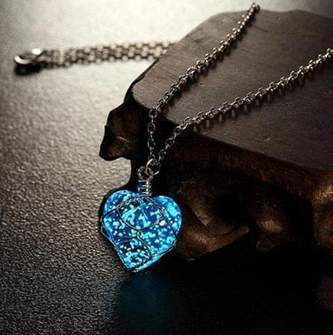 Crystal Heart - Glow In The Dark Necklace