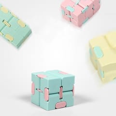 4 PCS Second-Order Rubiks Cube Decompression Educational Toy, Random Colour Delivery