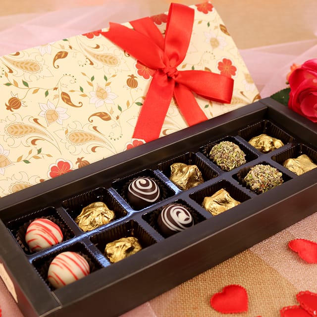 Valentine Special Floral Love Box