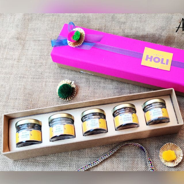 Holi Happiness In Mini Jars Gift Box