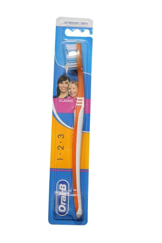 Toothbrush Classic Medium
