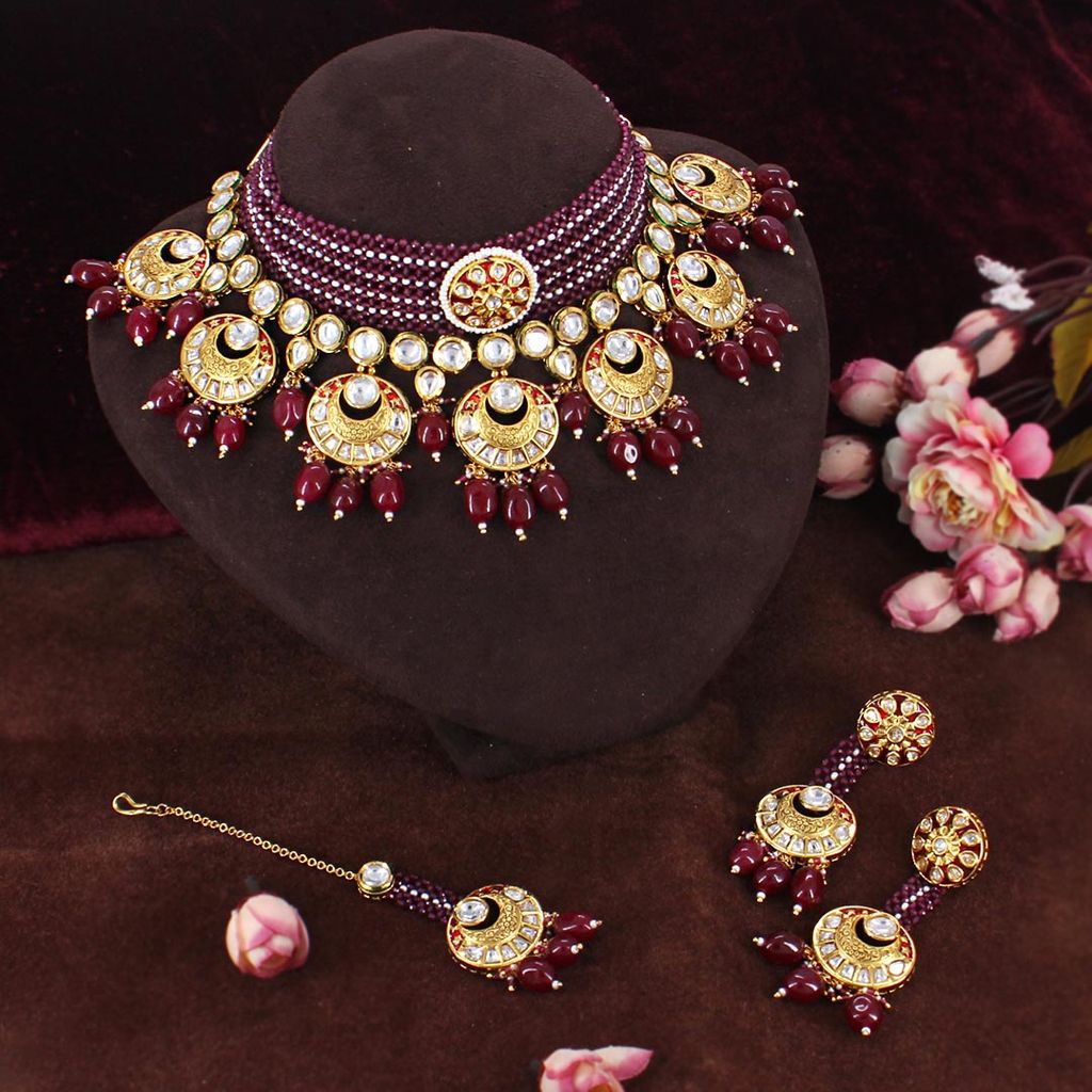 Kundan Choker Necklace Set in Gold finish - CNB30741