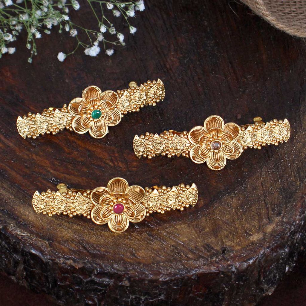 Antique Hair Clip in Gold finish - CNB30438