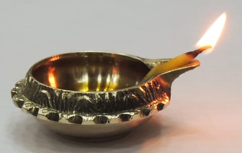 Brass Table Decor Oil Lamp Kuber Deepak  (MOQ-  6 Pcs.) - 2.6*2.2*1 inch (Z140 C)