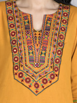 Embroidered Kurta With Wide Leg Pant Closer Three