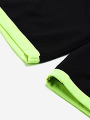 Alcis Men Black Solid Slim Fit Mid-Rise Sports Shorts - Quick-Dry