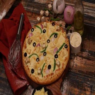 Cheesy Macaroni Veg Pizza-Large (serves 4, 33 Cm)